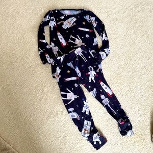 Bums and Roses 2-piece Pajamas Space Print